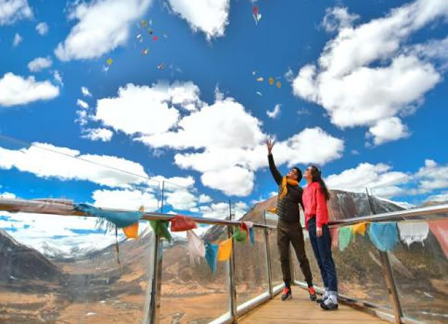 稻城亞丁、雙汽六日游