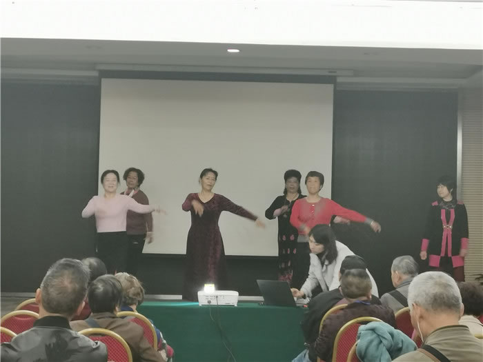 綿陽(yáng)中旅假日旅行社舉行新疆南疆專(zhuān)列(漠河專(zhuān)列)華陽(yáng)避暑線路推薦會(huì)暨客戶答謝會(huì)