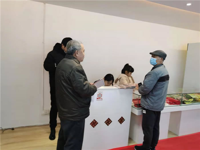 四川中青旅綿陽分社、綿陽市中旅假日旅行社、綿陽自來文化傳播有限公司24H自助售貨服務(wù)盛大開業(yè)